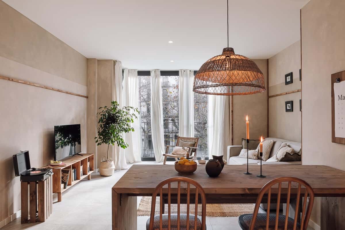 Furnished 2-bedroom flat in Eixample, 74 m²