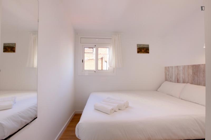 Furnished 2-bedroom flat in Sants-Montjuïc