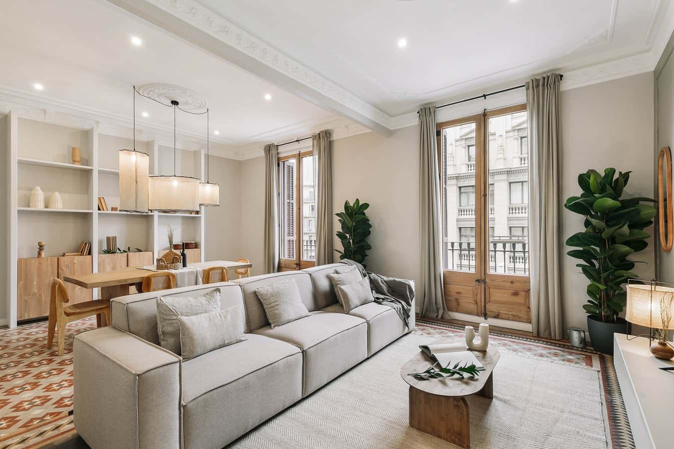 Furnished 4-bedroom flat in Barcelona, 138 m²