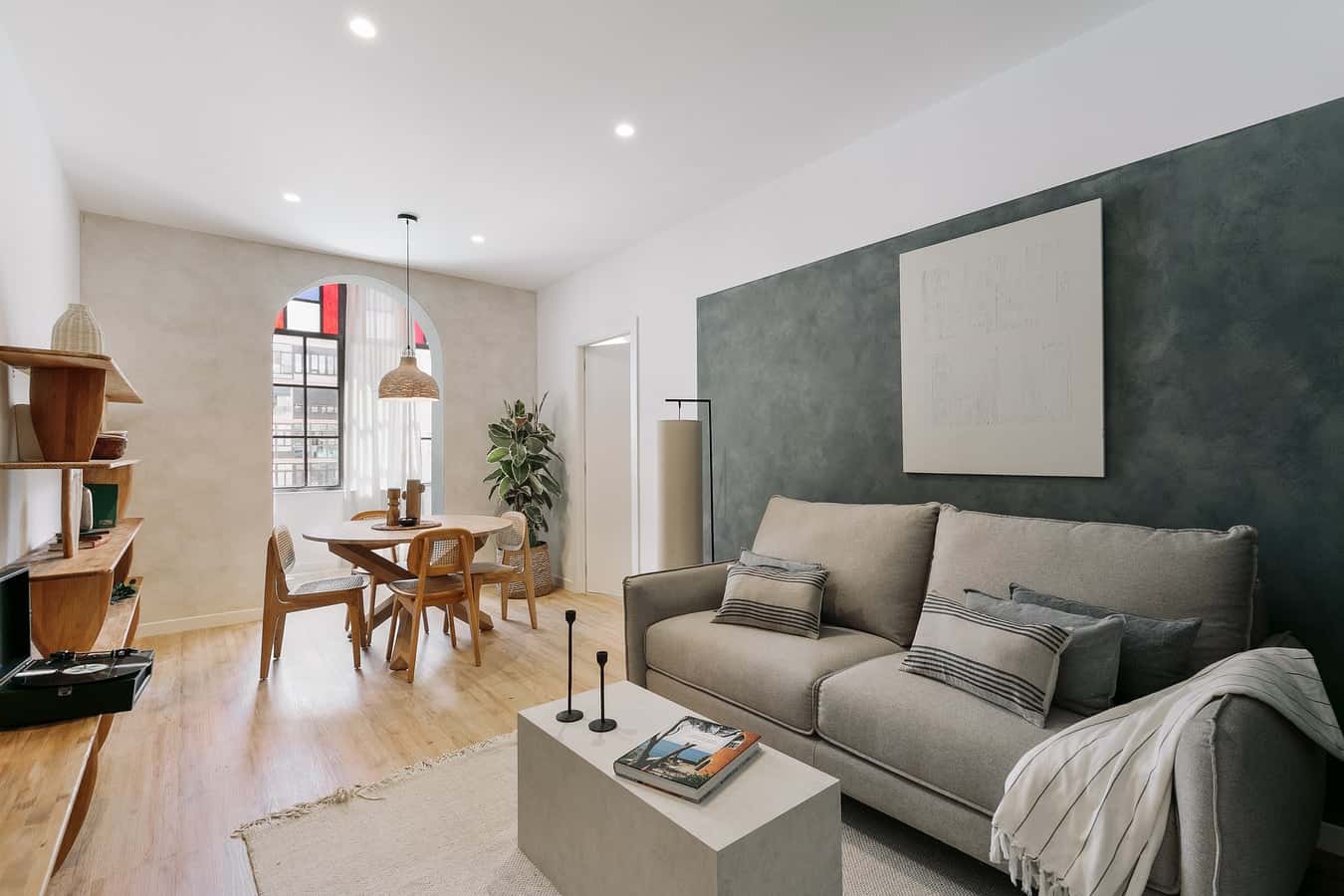 Furnished 2-bedroom flat in Eixample, 75 m²