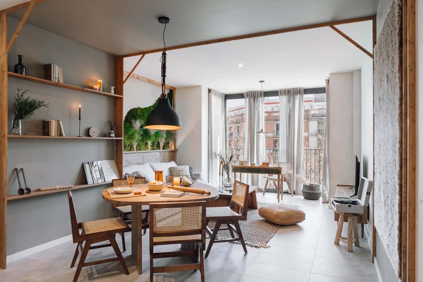 Furnished 3-bedroom flat in Eixample, 69 m²