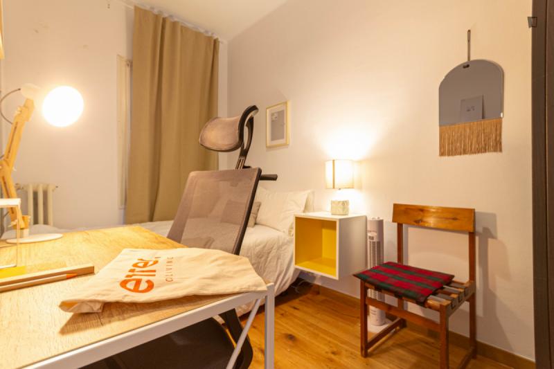 Furnished room in a 6-person shared flat in Sarrià–Sant Gervasi
