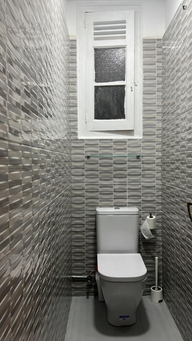 Furnished room in a 4-person shared flat in Eixample