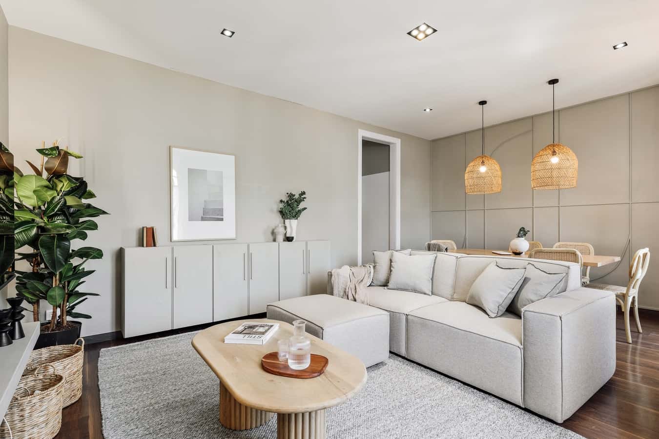 Furnished 2-bedroom flat in Eixample, 74 m²