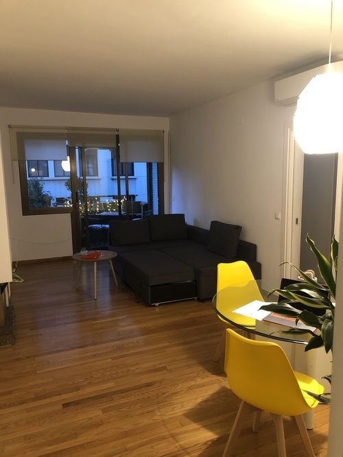 Room in a 2-person shared flat in Eixample