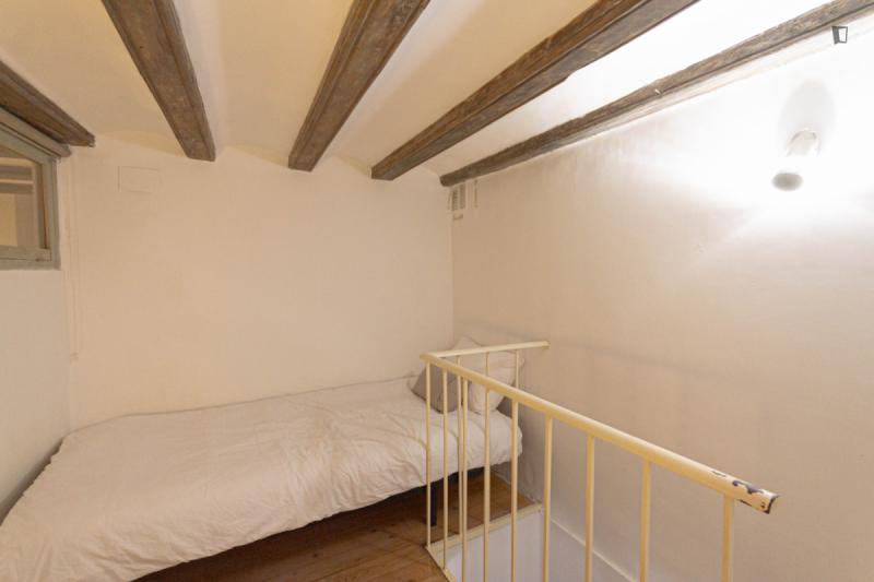Furnished room in a 4-person shared flat in Ciutat Vella