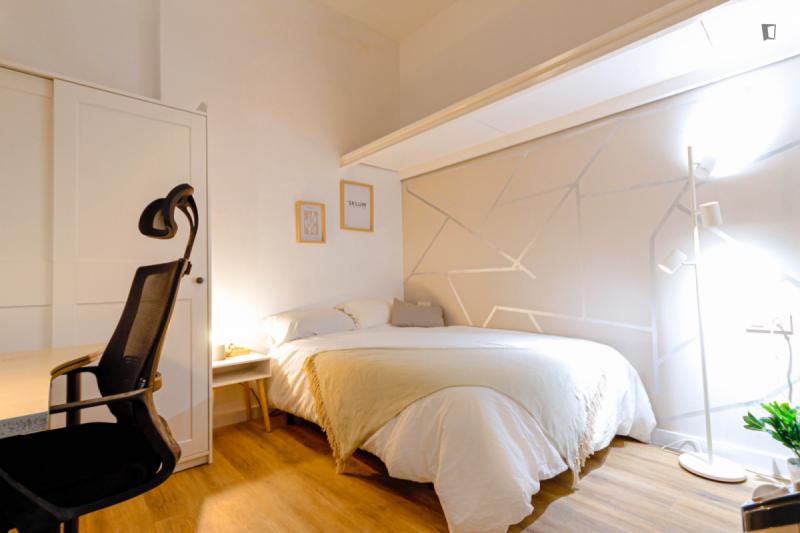 Furnished room in a 9-person shared flat in Ciutat Vella