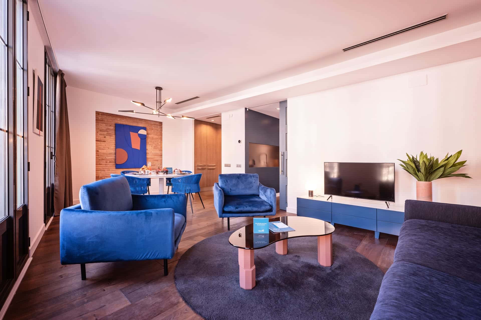 Furnished 2-bedroom flat in Eixample, 80 m²