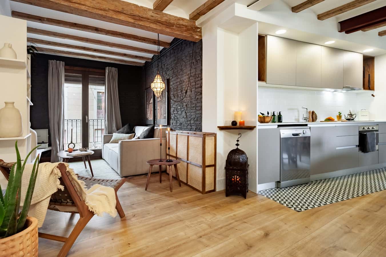 Furnished 2-bedroom flat in Ciutat Vella, 70 m²