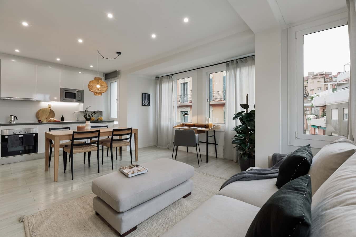 Furnished 2-bedroom flat in Sarrià–Sant Gervasi, 51 m²