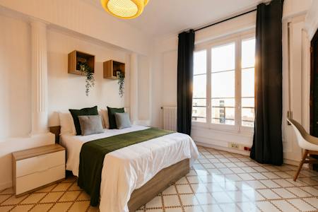 Furnished room in a 9-person shared flat in Sarrià–Sant Gervasi