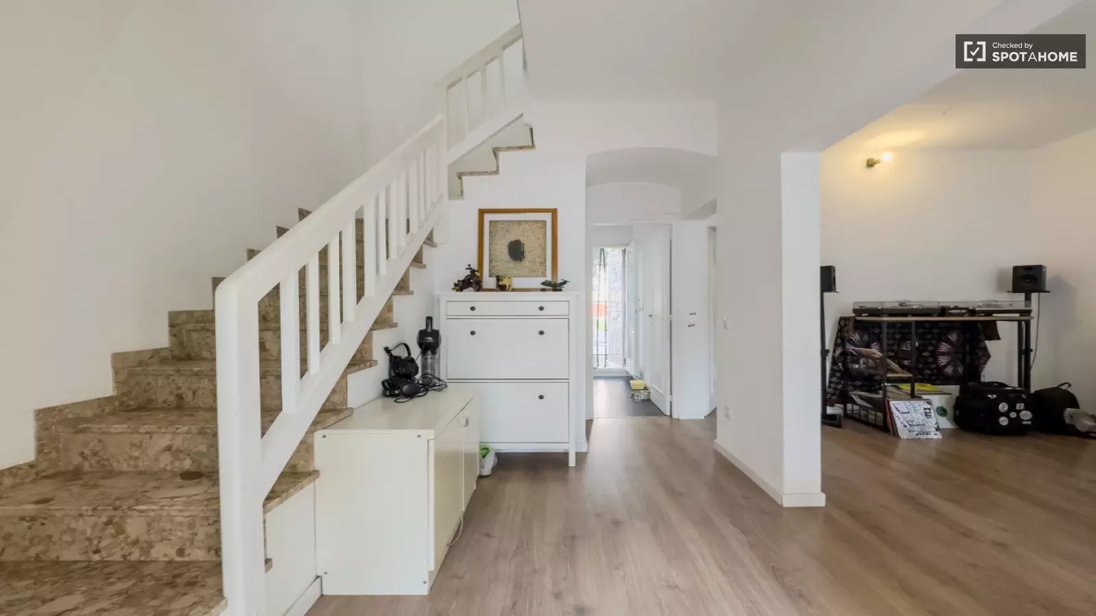 Listing photo