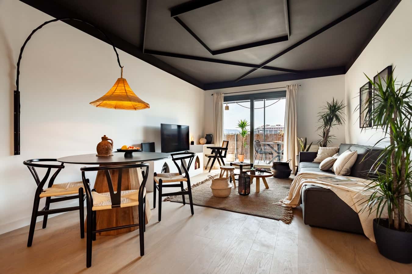 Furnished 2-bedroom flat in Sant Martí, 75 m²