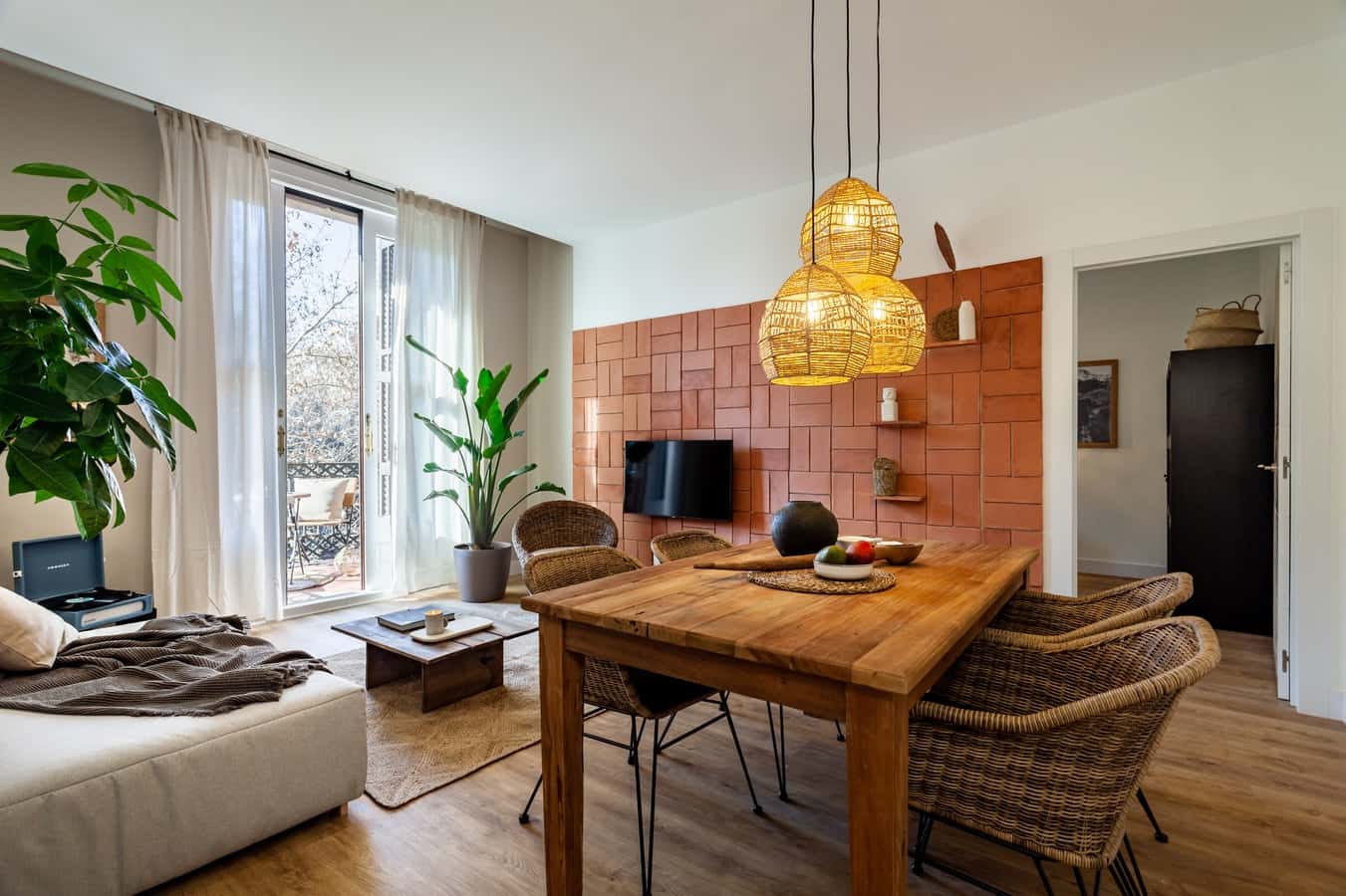 Furnished 2-bedroom flat in Eixample, 72 m²