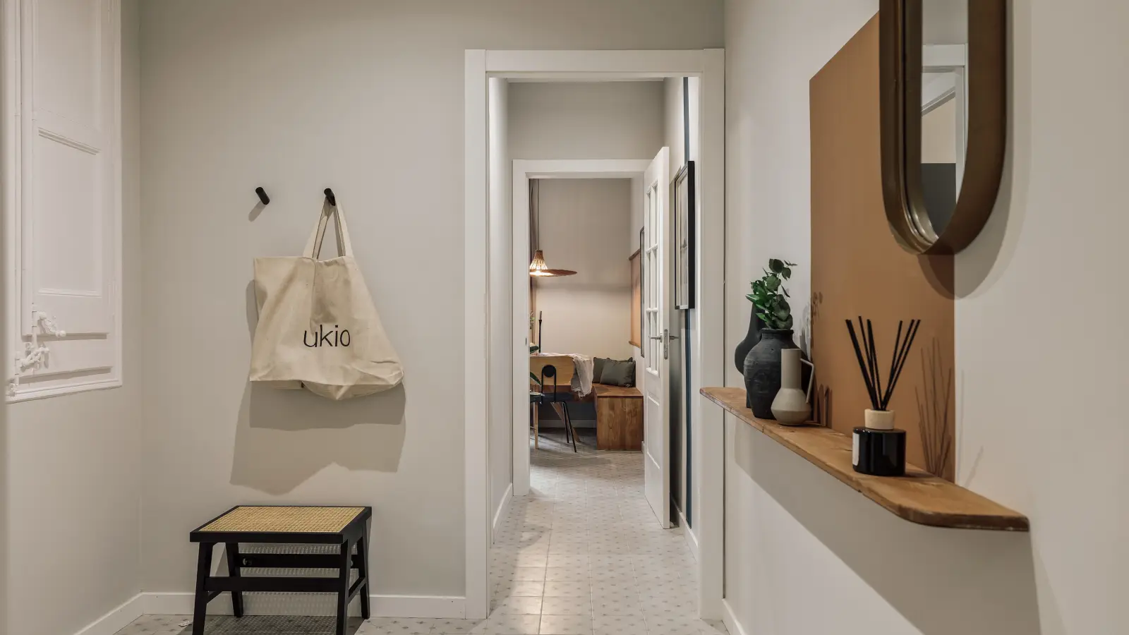 Furnished 2-bedroom flat in Eixample, 74 m²