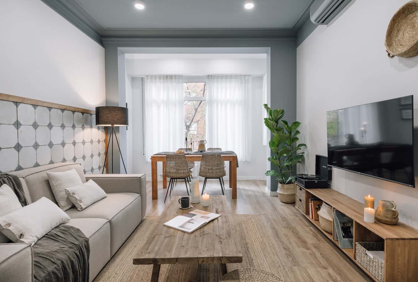 Furnished 3-bedroom flat in Eixample, 90 m²
