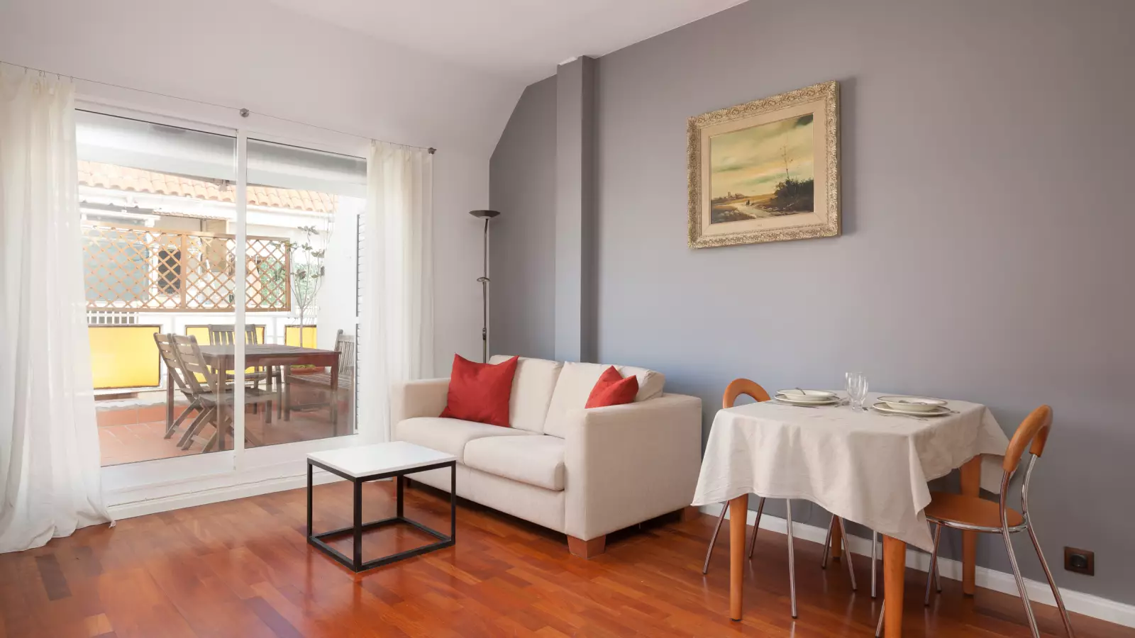 Furnished 2-bedroom flat in Gràcia, 55 m²