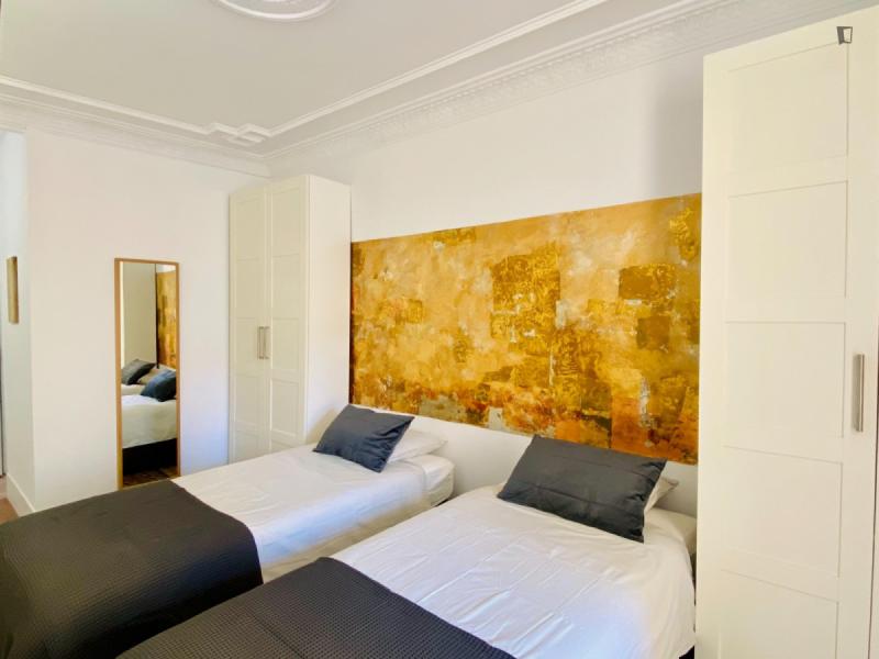 Furnished 7-bedroom flat in Ciutat Vella