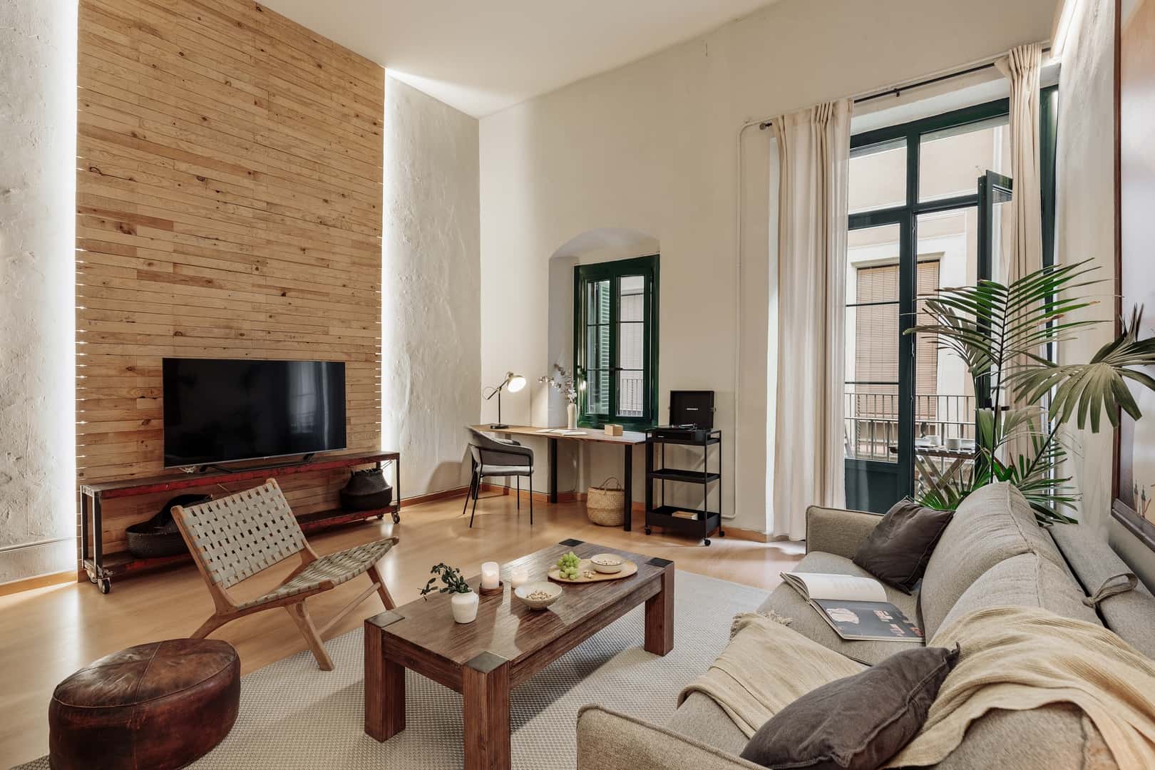 Furnished 1-bedroom flat in Barcelona, 65 m²