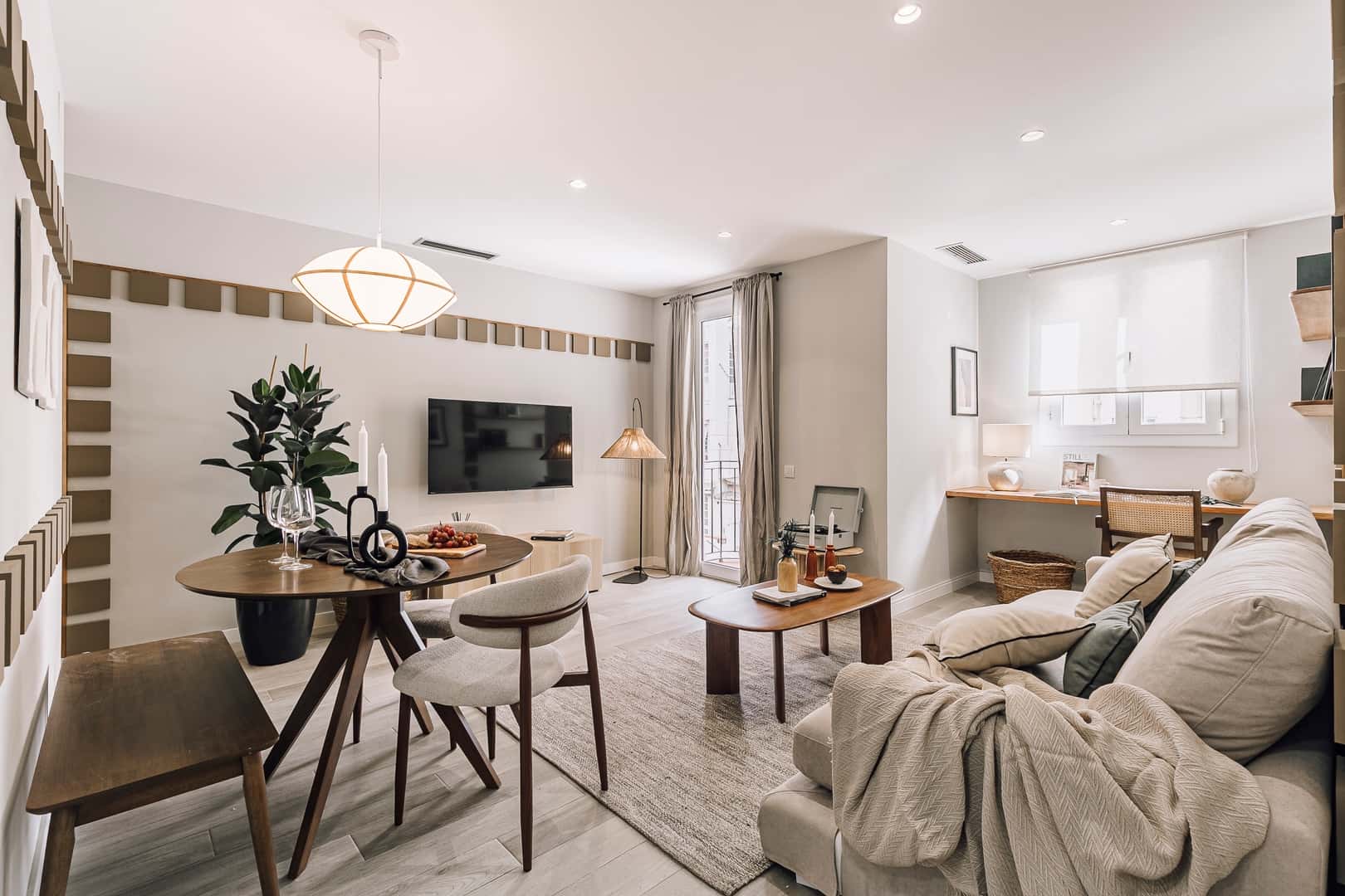 Furnished 2-bedroom flat in Gràcia, 70 m²