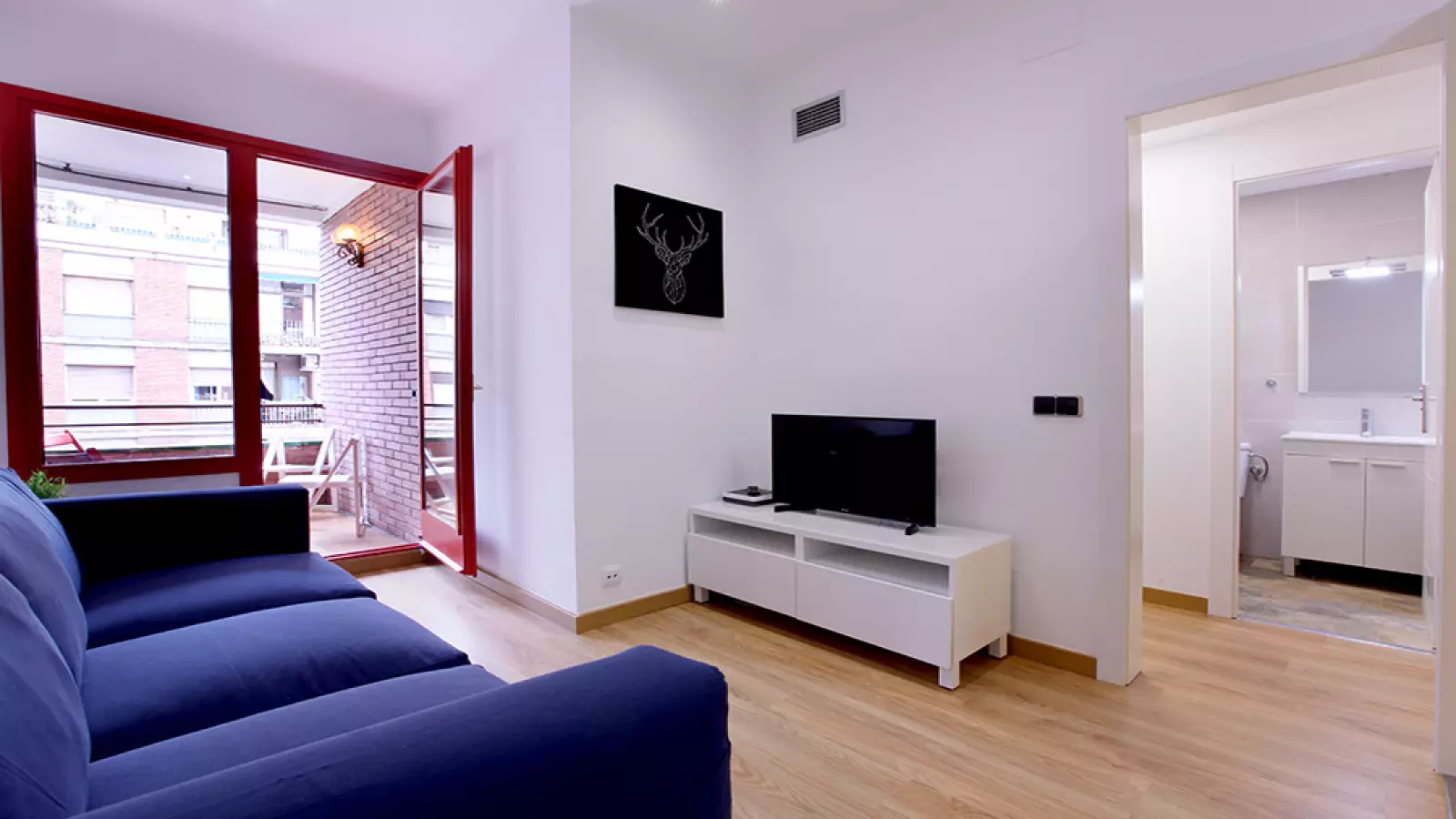 Furnished 3-bedroom flat in Sant Martí, 80 m²