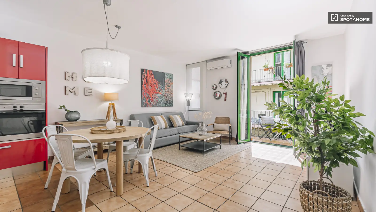 Furnished 2-bedroom flat in Ciutat Vella