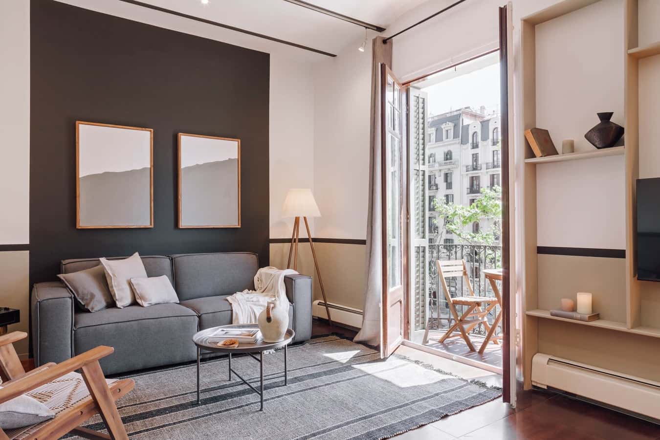 Furnished 2-bedroom flat in Eixample, 90 m²