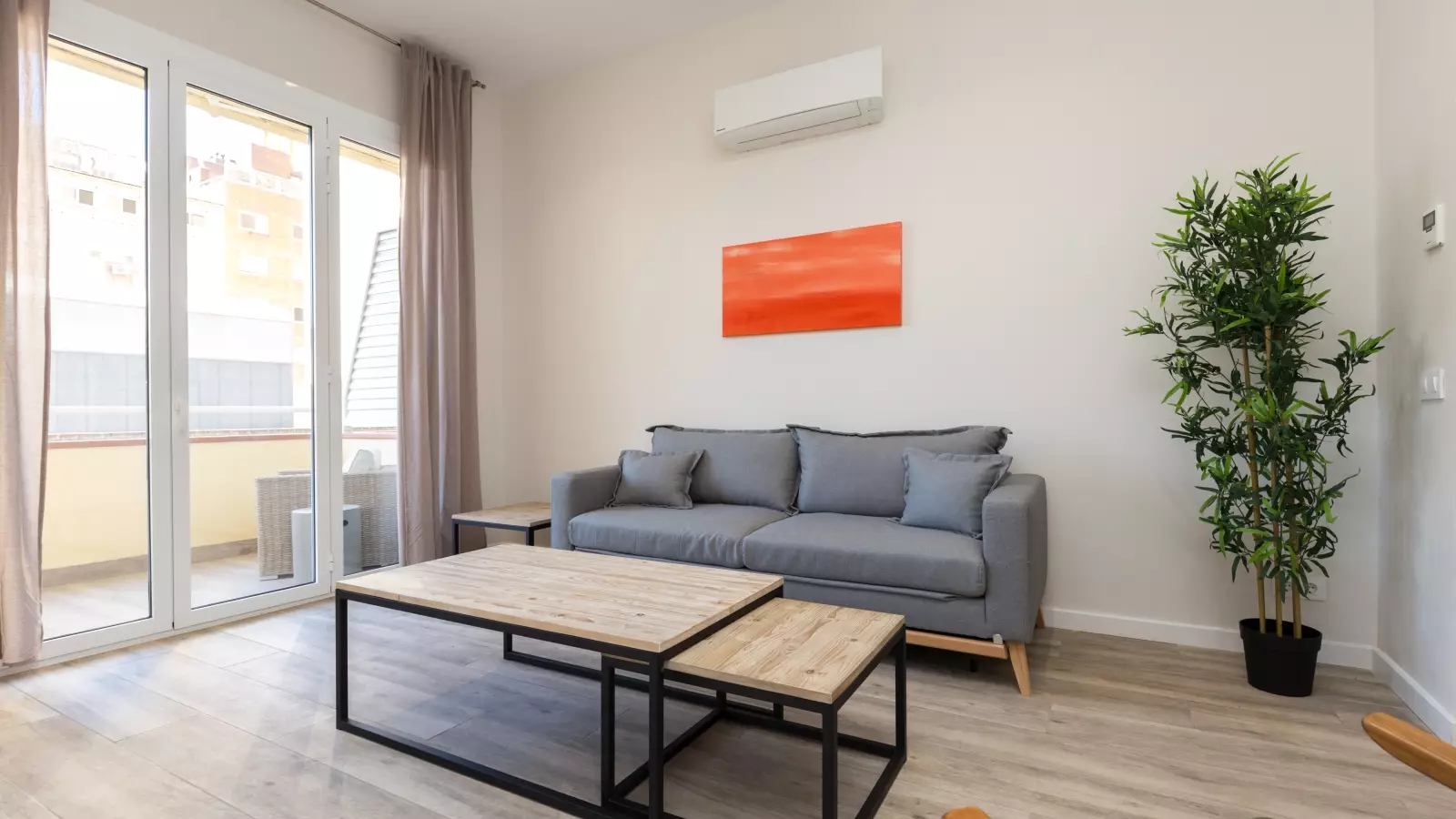 Furnished 2-bedroom flat in Sarrià–Sant Gervasi, 75 m²