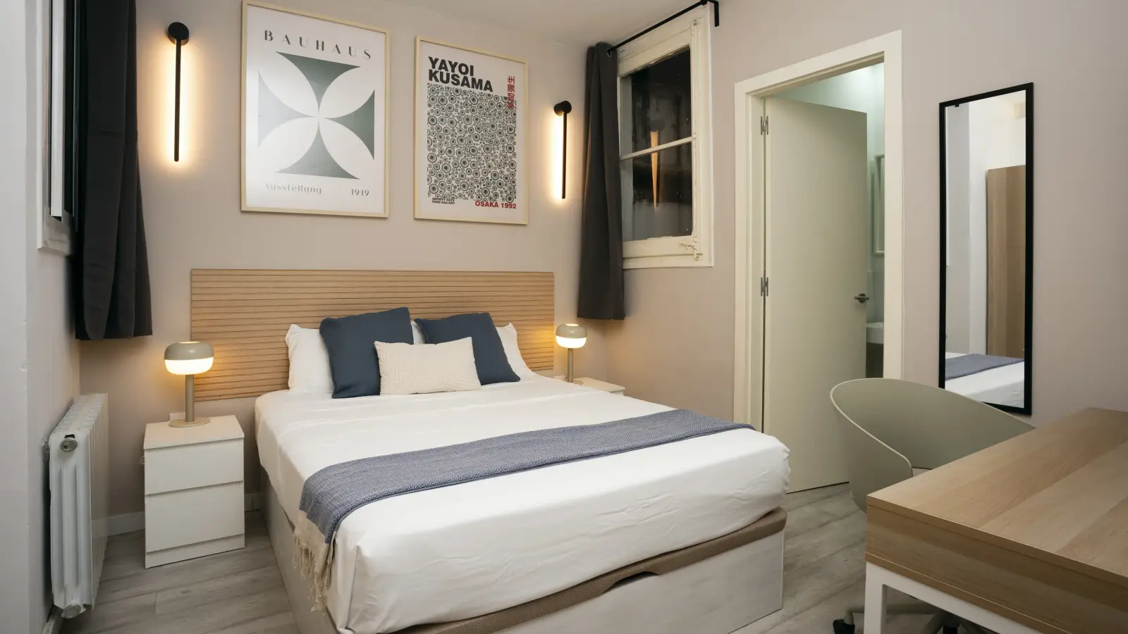 Furnished room in a shared flat in Eixample