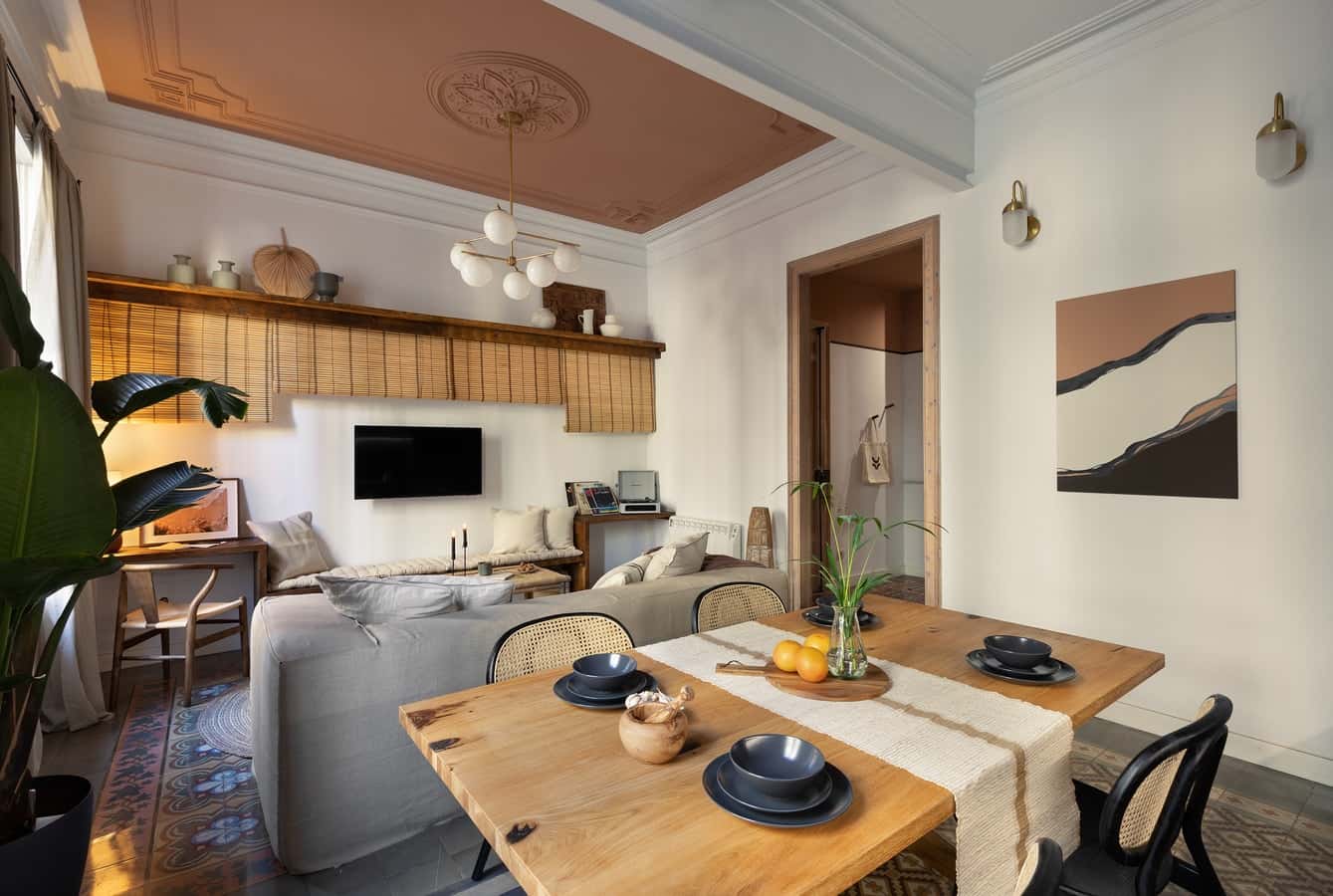 Furnished 2-bedroom flat in Eixample, 72 m²