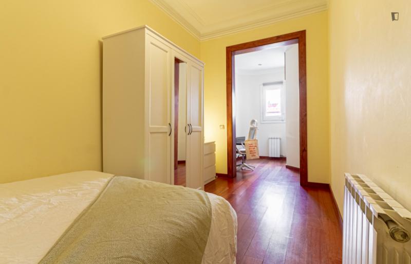 Furnished room in a 5-person shared flat in Gràcia