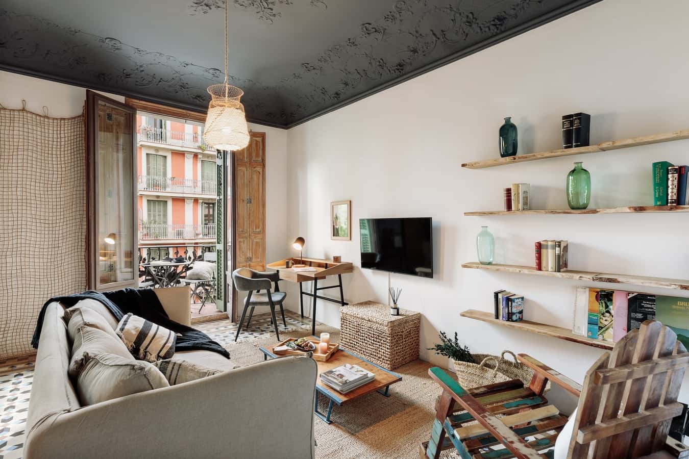 Furnished 2-bedroom flat in Eixample, 73 m²