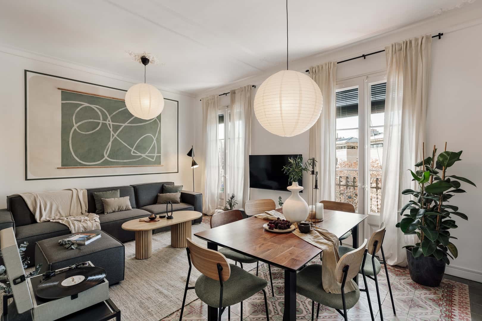 Furnished 3-bedroom flat in Eixample, 114 m²