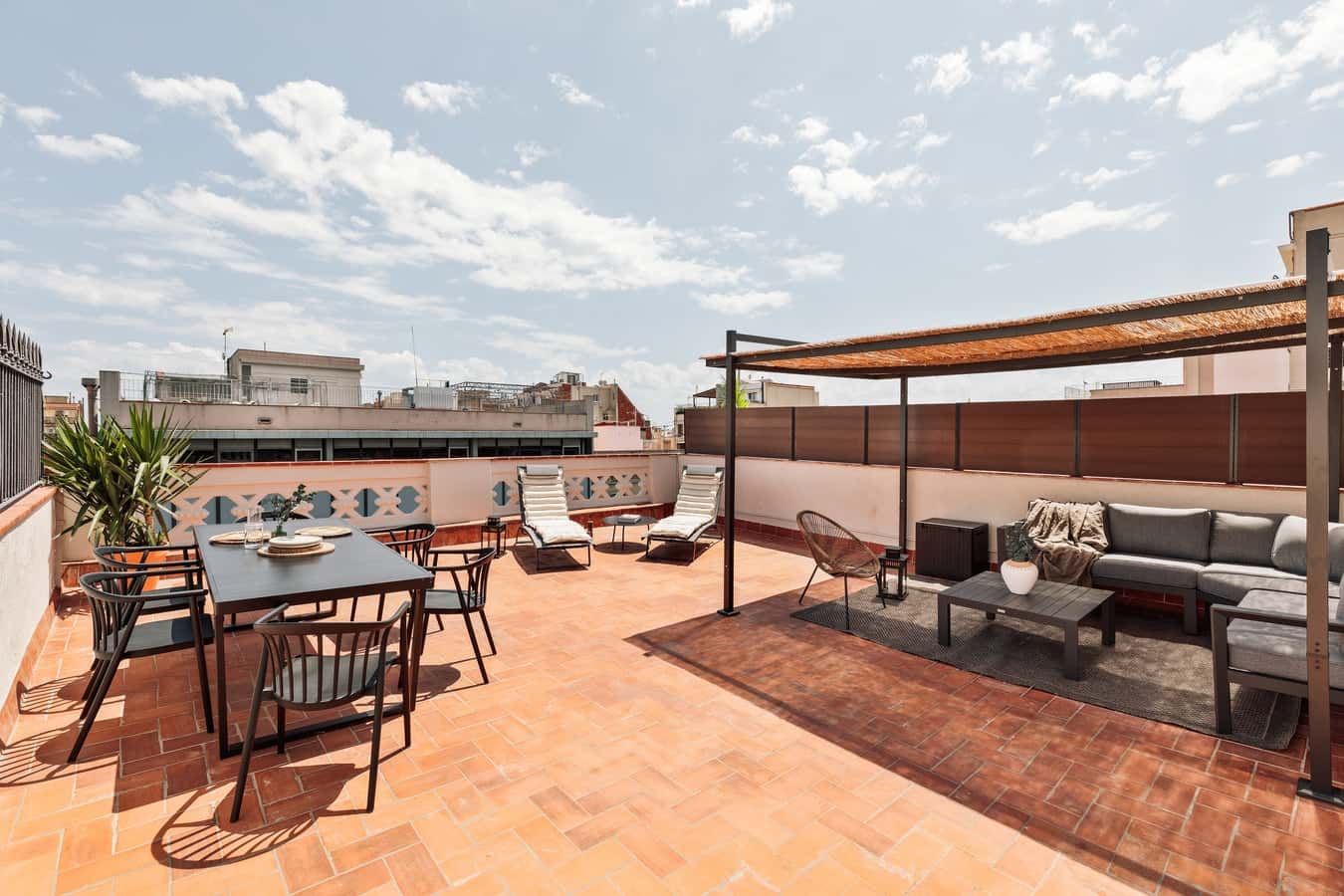 Furnished 3-bedroom flat in Eixample, 93 m²