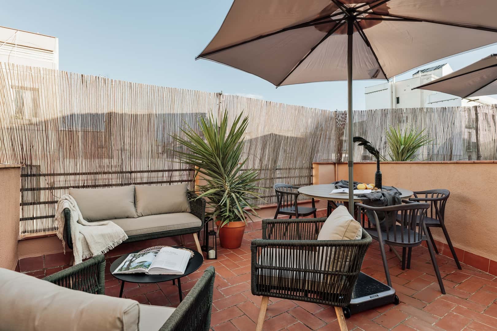 Furnished 2-bedroom flat in Sants-Montjuïc, 68 m²