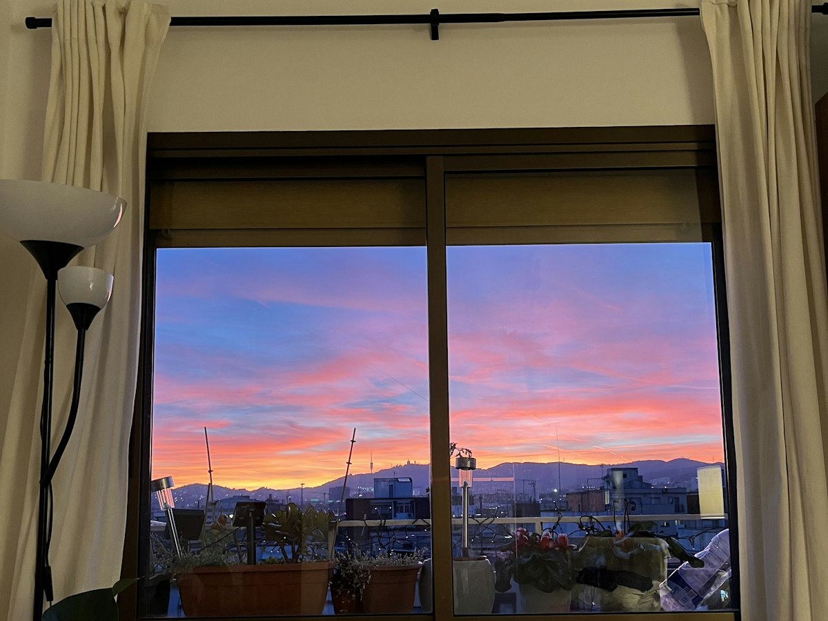 Furnished room in a 2-person shared flat in Santa Coloma · 4