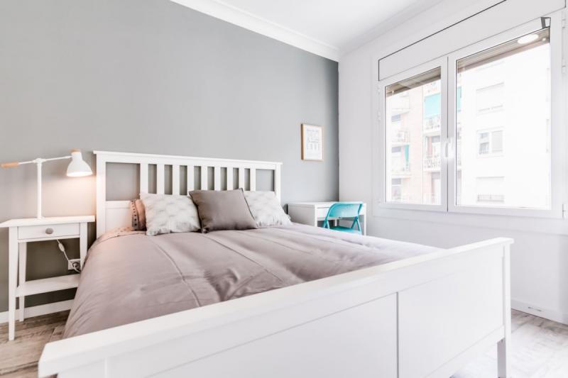 Furnished 4-bedroom flat in Eixample