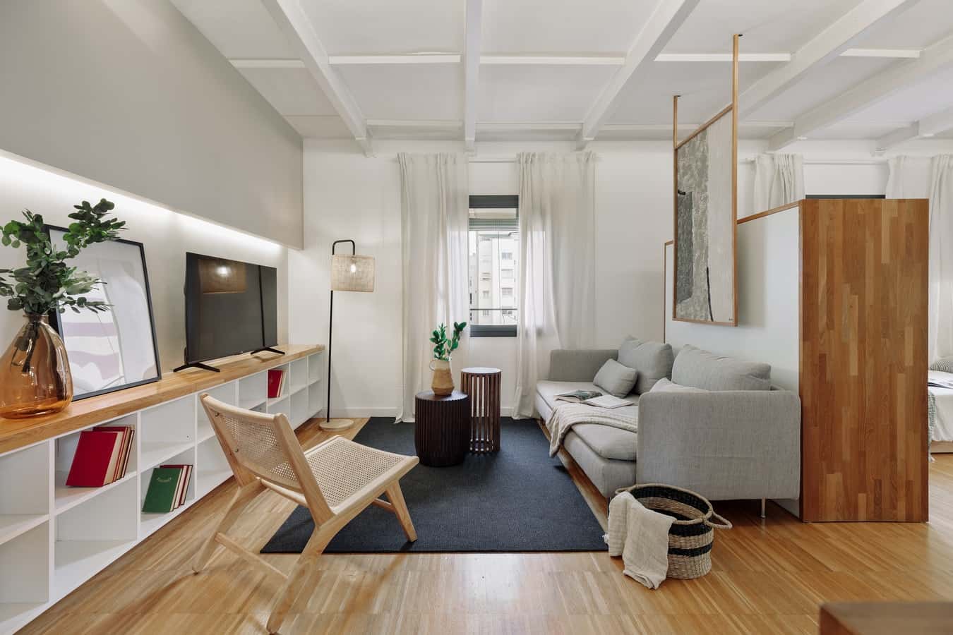 Furnished 1-bedroom flat in Eixample, 52 m²