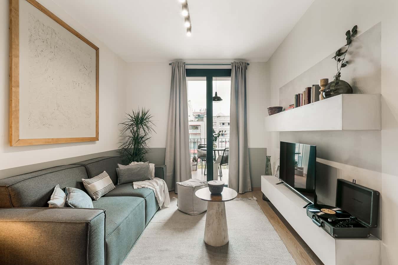 Furnished 1-bedroom flat in Eixample, 55 m²