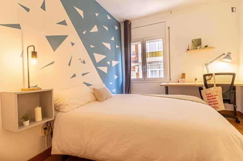 Furnished room in a 6-person shared flat in Sarrià–Sant Gervasi