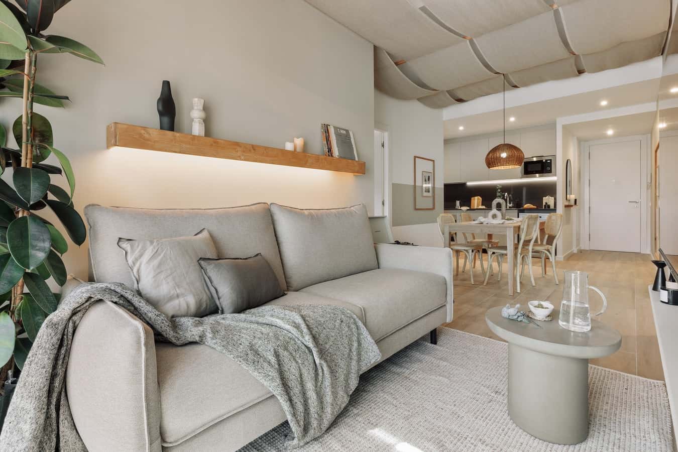 Furnished 2-bedroom flat in Eixample, 65 m²