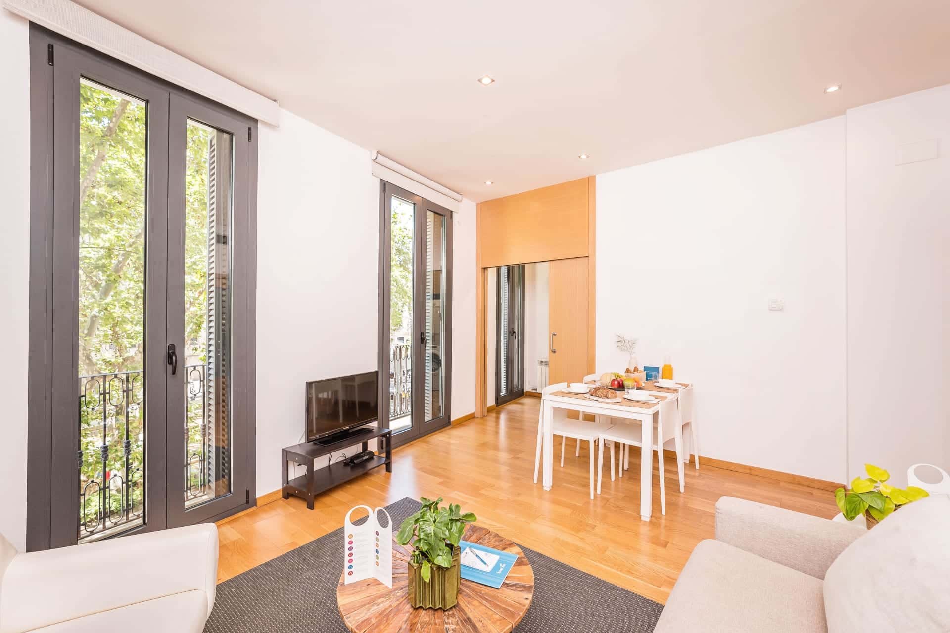 Furnished 2-bedroom flat in Gràcia, 50 m²