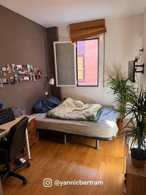 Room in a 3-person shared flat in Barcelona