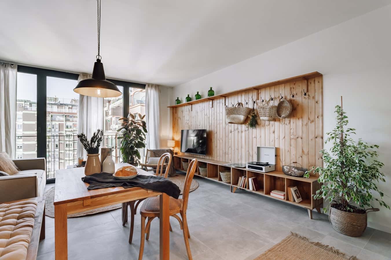 Furnished 2-bedroom flat in Eixample, 67 m²