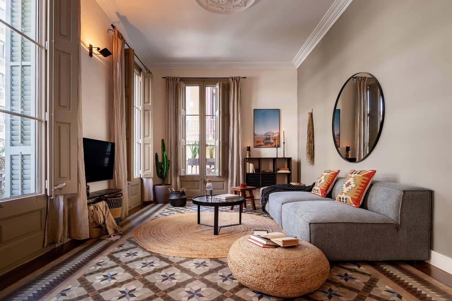 Furnished 2-bedroom flat in Eixample, 70 m²