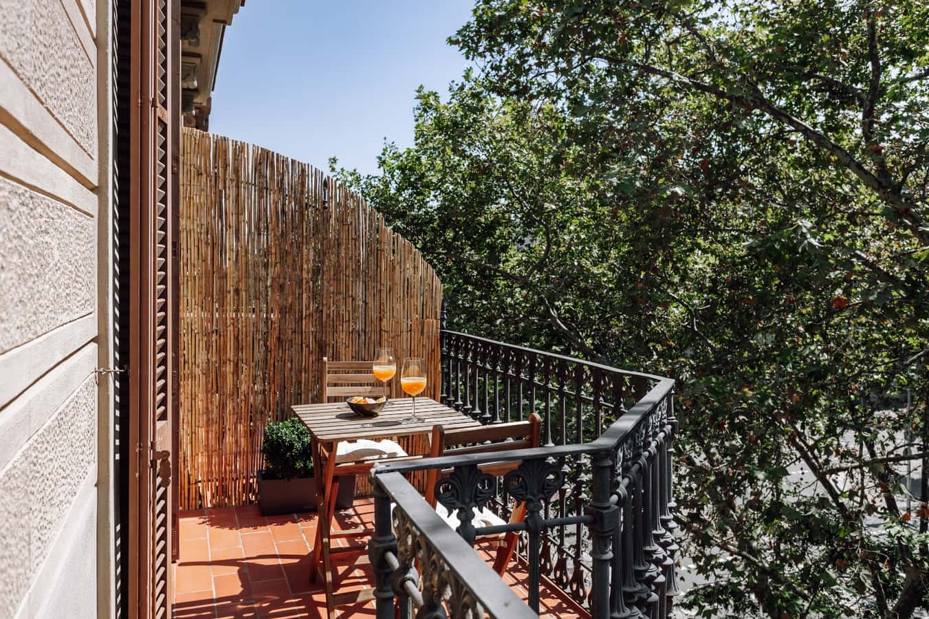 Furnished 3-bedroom flat in Eixample, 110 m²