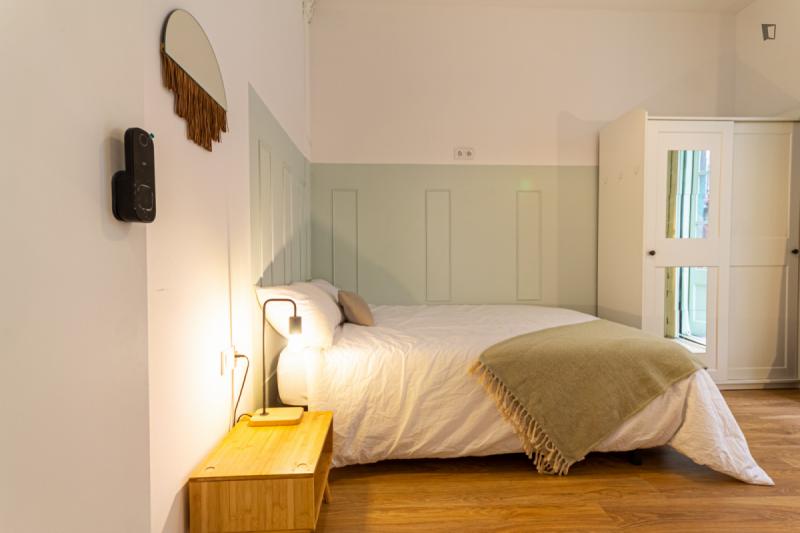 Furnished room in a 6-person shared flat in Ciutat Vella