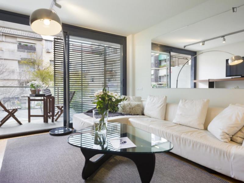 Furnished 3-bedroom flat in Sarrià–Sant Gervasi