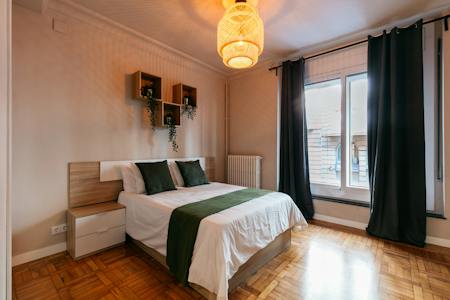 Furnished room in a 8-person shared flat in Sarrià–Sant Gervasi