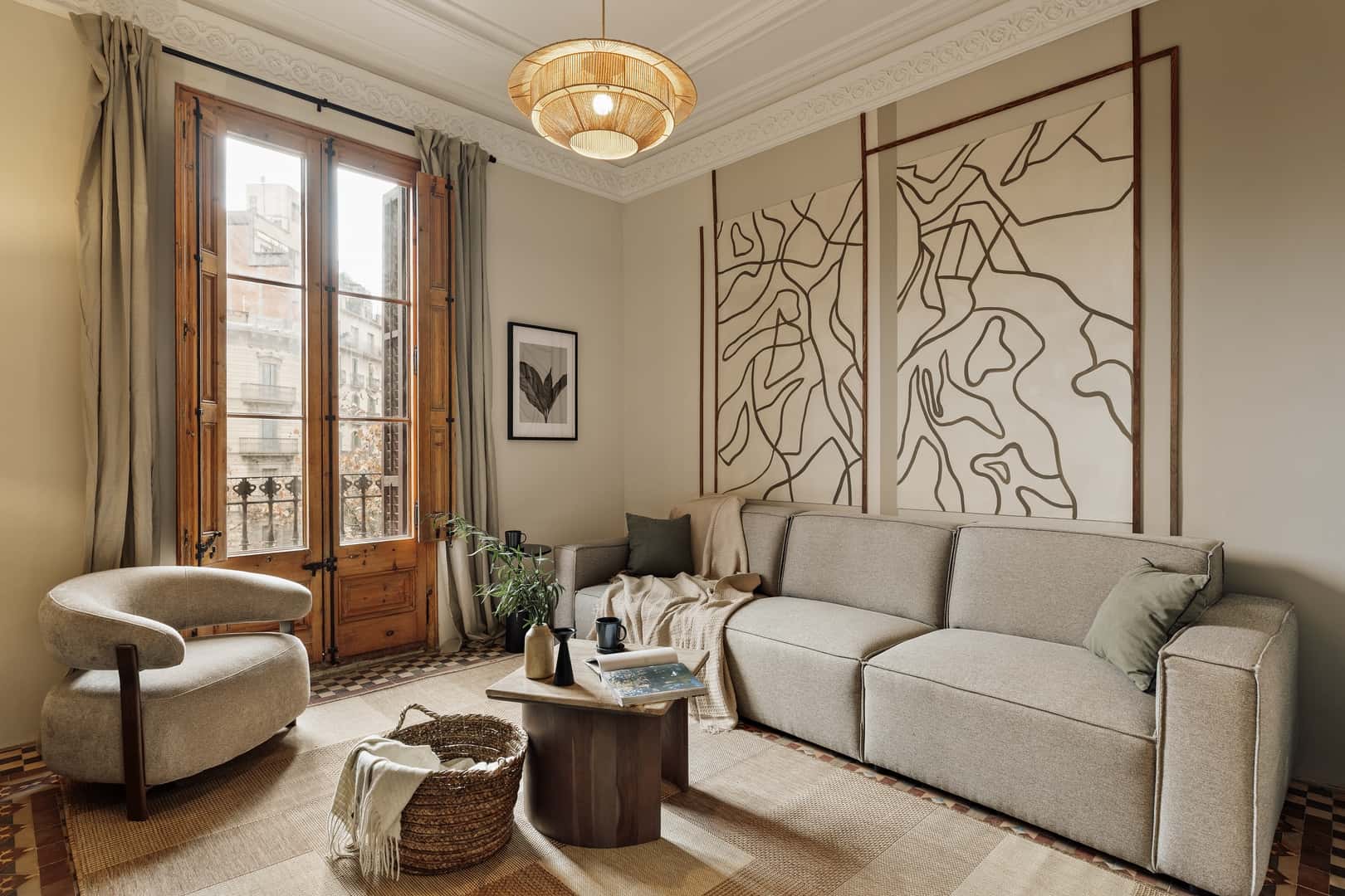 Furnished 4-bedroom flat in Eixample, 159 m²